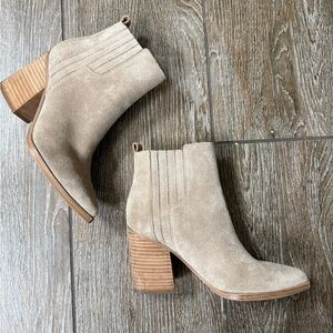 Marc Fisher Suede Pointed Toe Ankle Booties Tan Block Heel Size 7